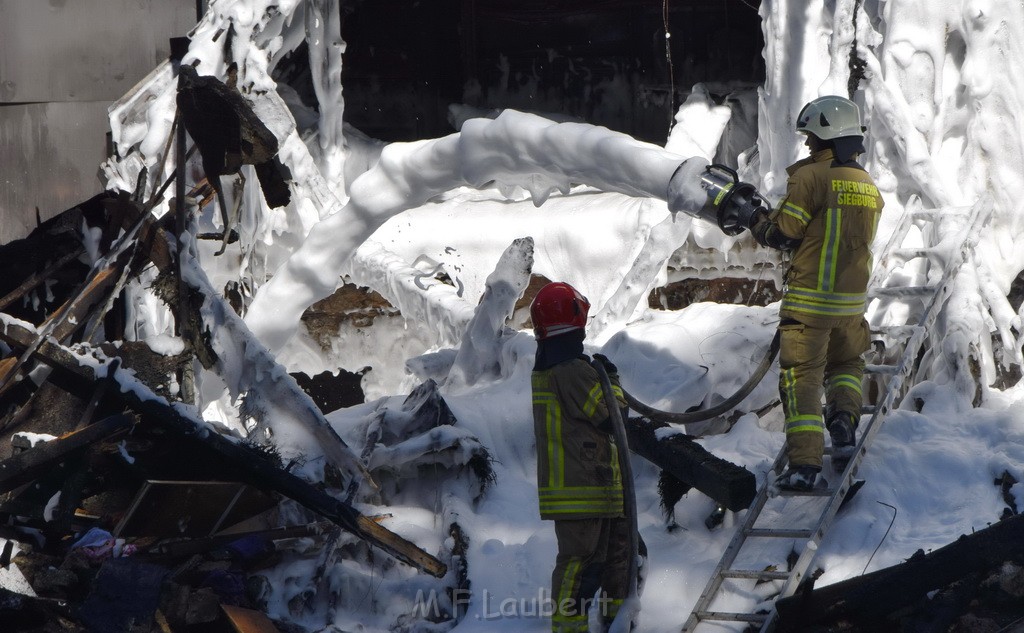 Grossfeuer Einfamilienhaus Siegburg Muehlengrabenstr P1439.JPG - Miklos Laubert